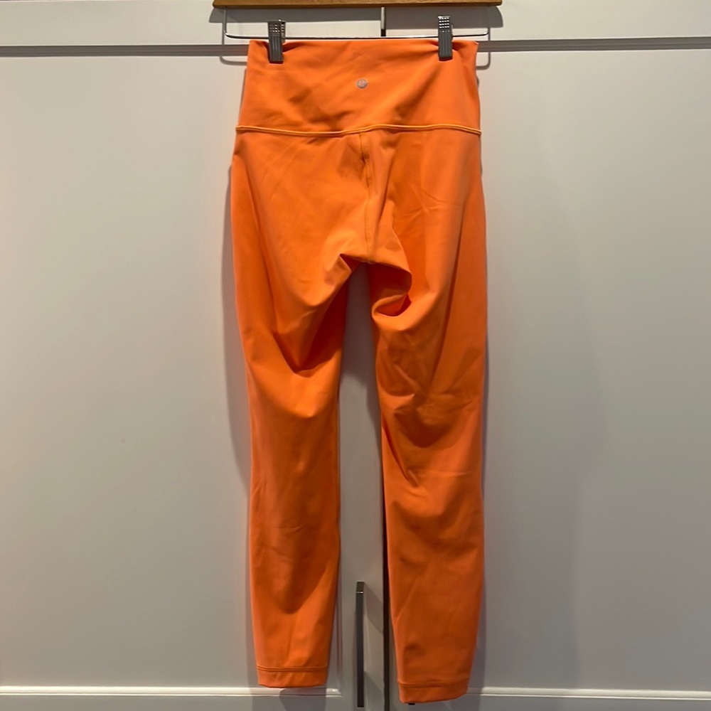 NWOT Lululemon 25” Wunder Under Leggings